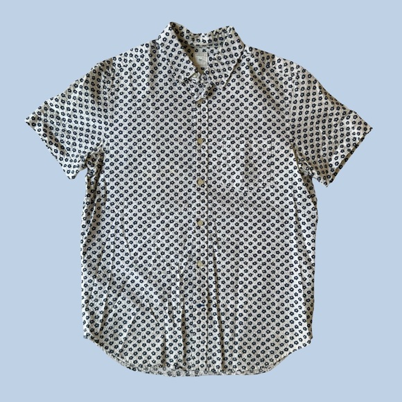 GAP Other - Gap Seersucker Short Sleeve Shirt
